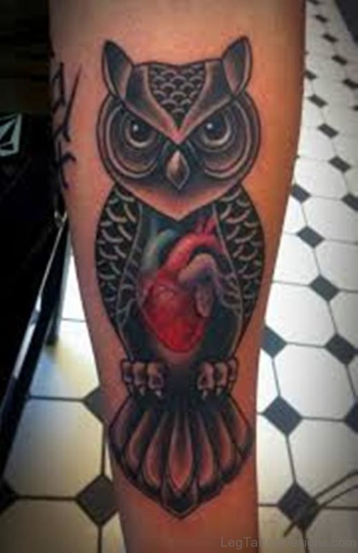 Attarctive Owl Tattoo On Leg