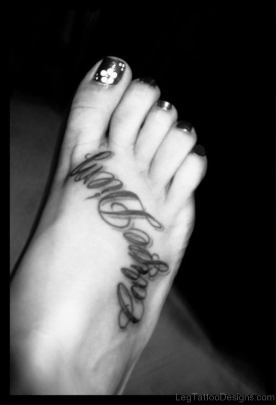 Dazzling Carpe Diem Tattoo On Foot