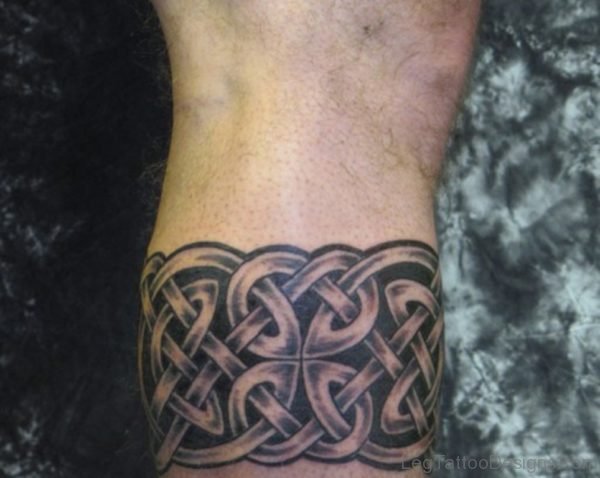 Round Celtic Tattoo Design On Leg