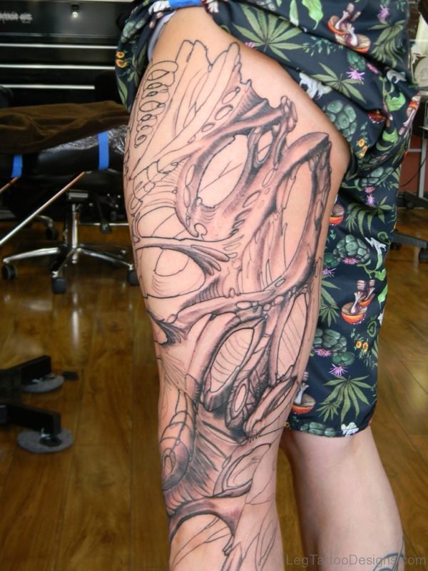 Simple Biomechanical Tattoo On Leg