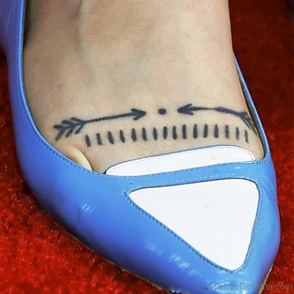 Zosia Mamet Arrow Tattoo On Foot