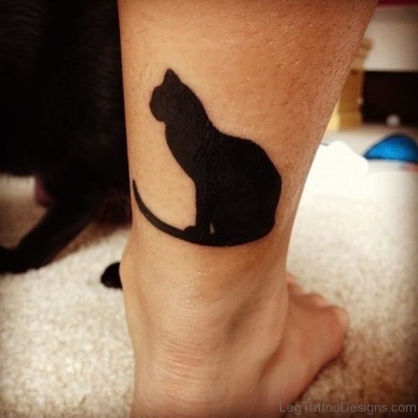 Amnazing Black Cat Tattoo On Leg