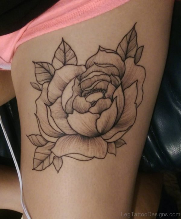 Attarctive Flower Tattoo On Thigh