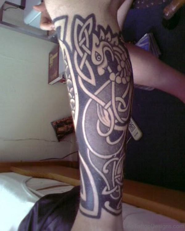 Attarctive Tribal Tattoo Design On Leg