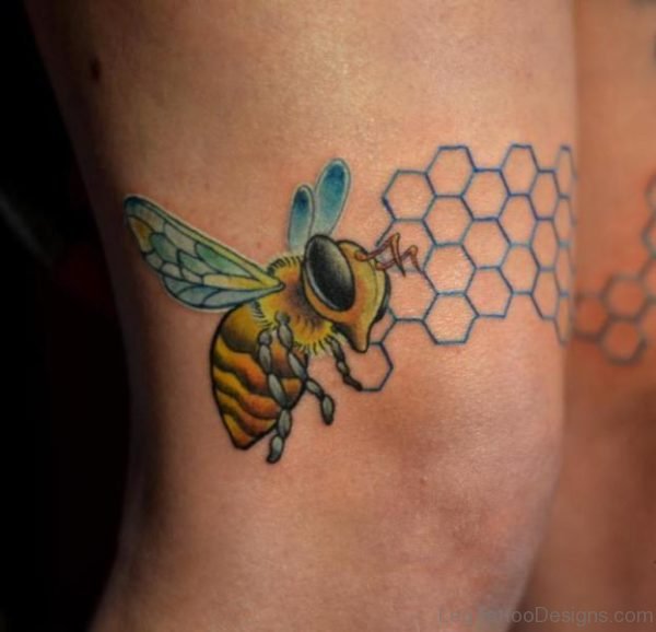 Awesome Bee Tattoo On Thigh