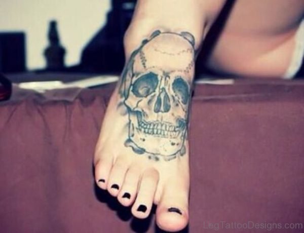 Awesome Skull Tattoo On Foot 1