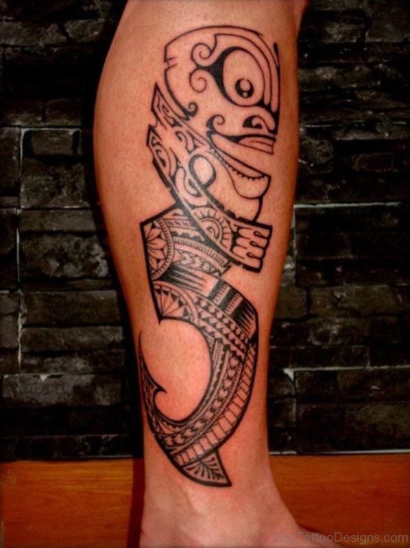 Classic Tribal Tattoo On Leg