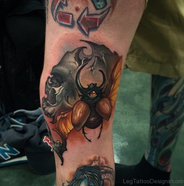 Classy Skull Tattoo Design On Leg