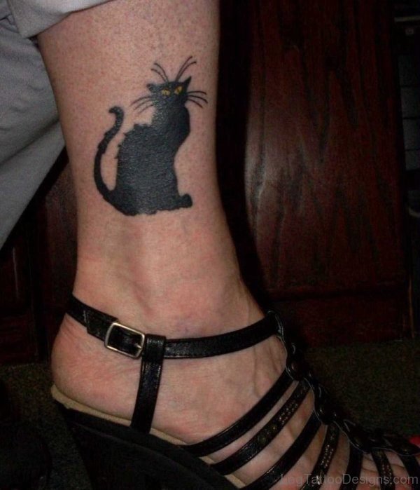Horrable Black Cat Tattoo On Leg