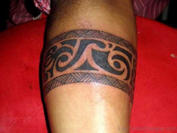 Impressive Tribal Tattoo On Leg