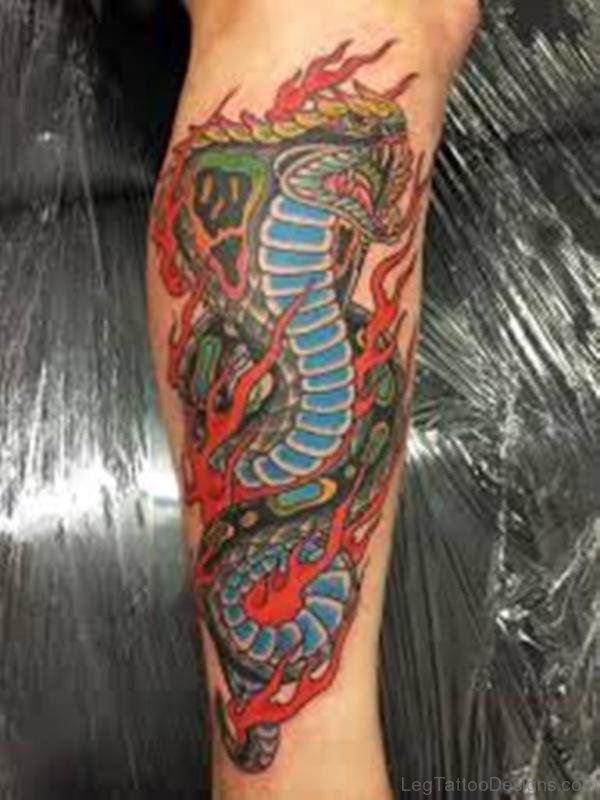 Mind Blowing Snake Tattoo On Leg