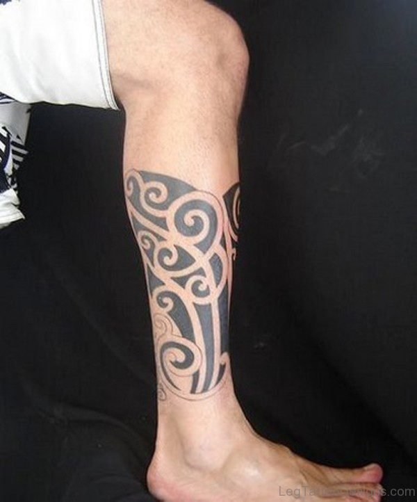 Mind Blowing Tribal Tattoo On Leg