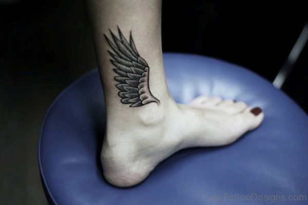 Nice Wing Tattoo On Leg