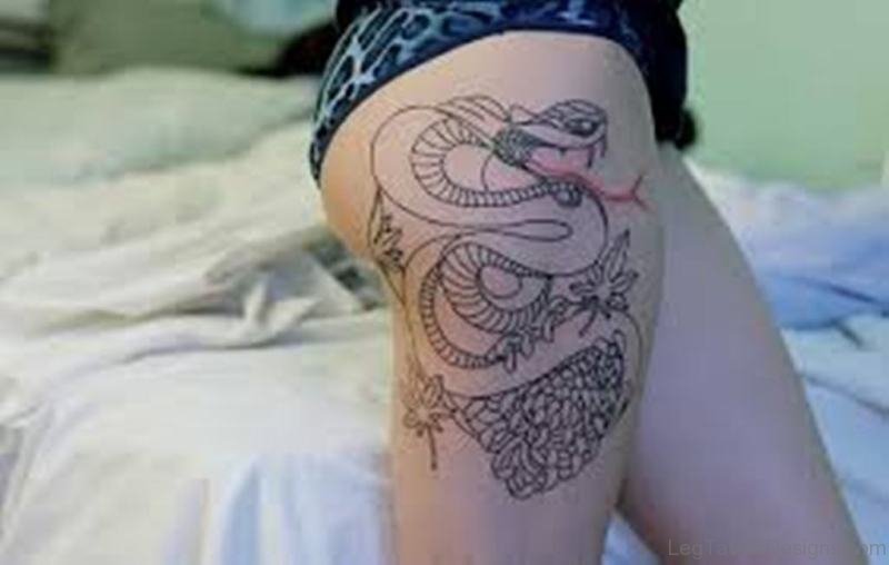 37 Dazzling Snake Tattoos On Thigh.