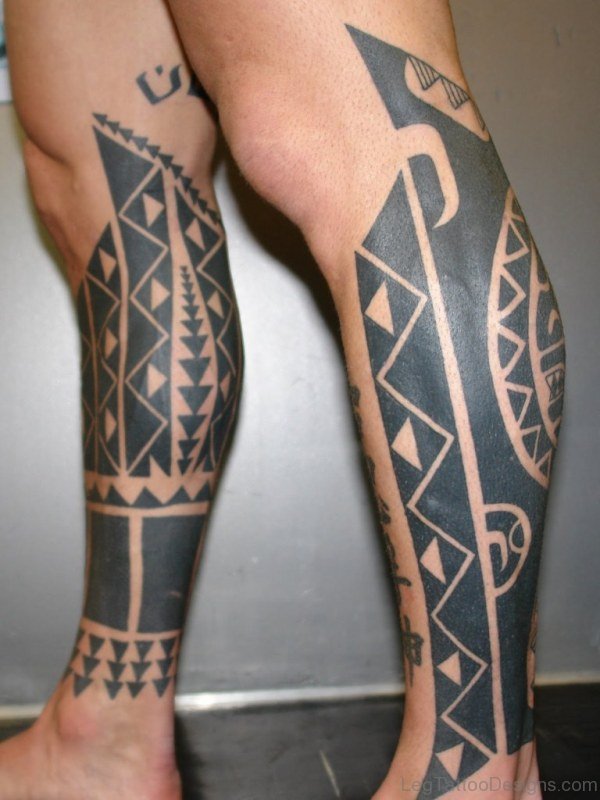 Stuning Tribal Tattoo On Leg