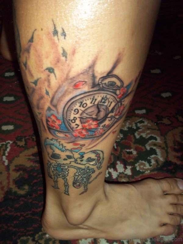 Trendy Clock Tattoo On Leg