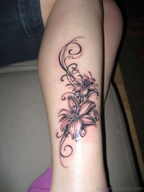 Tribal Flower Tattoo On Leg